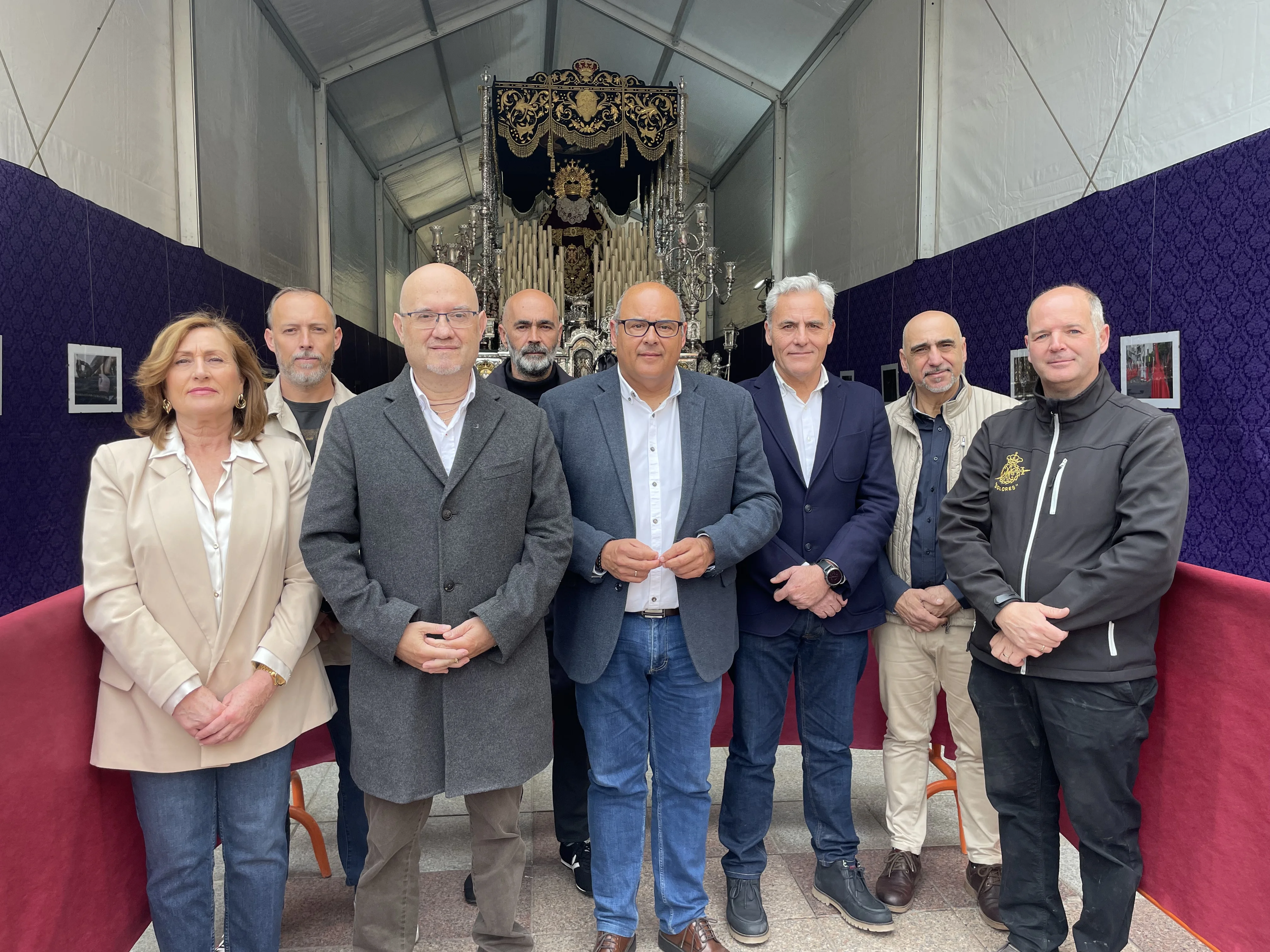Los Tronos de la Pollinica y la Virgen de los Dolores se exponen en el Paseo Larios de Torre del Mar hasta el Domingo de Resurrección 