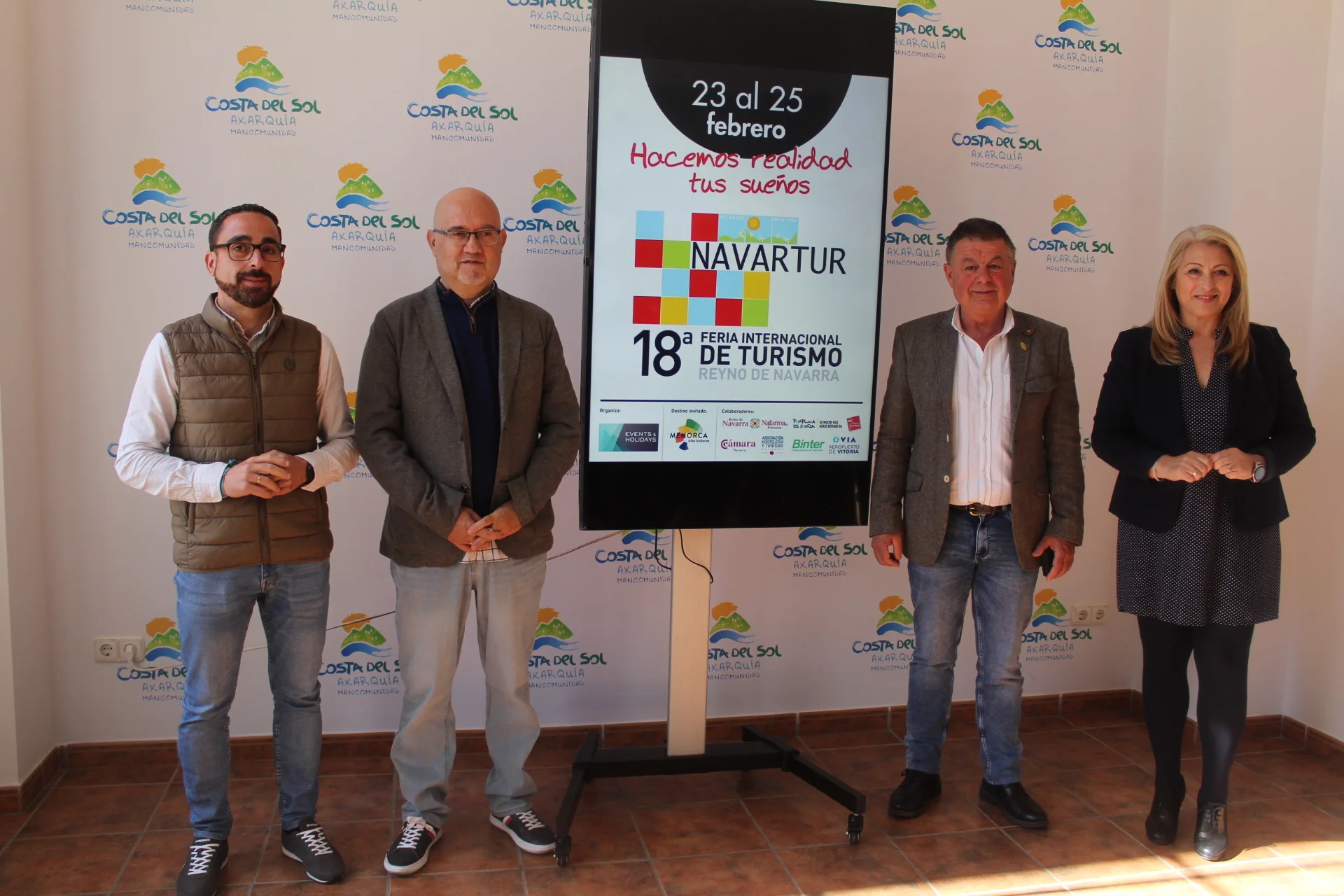 La Axarquía Costa del Sol promociona en la Feria de Turismo de Navarra, Navartur, su oferta combinada de sol, playa y montaña