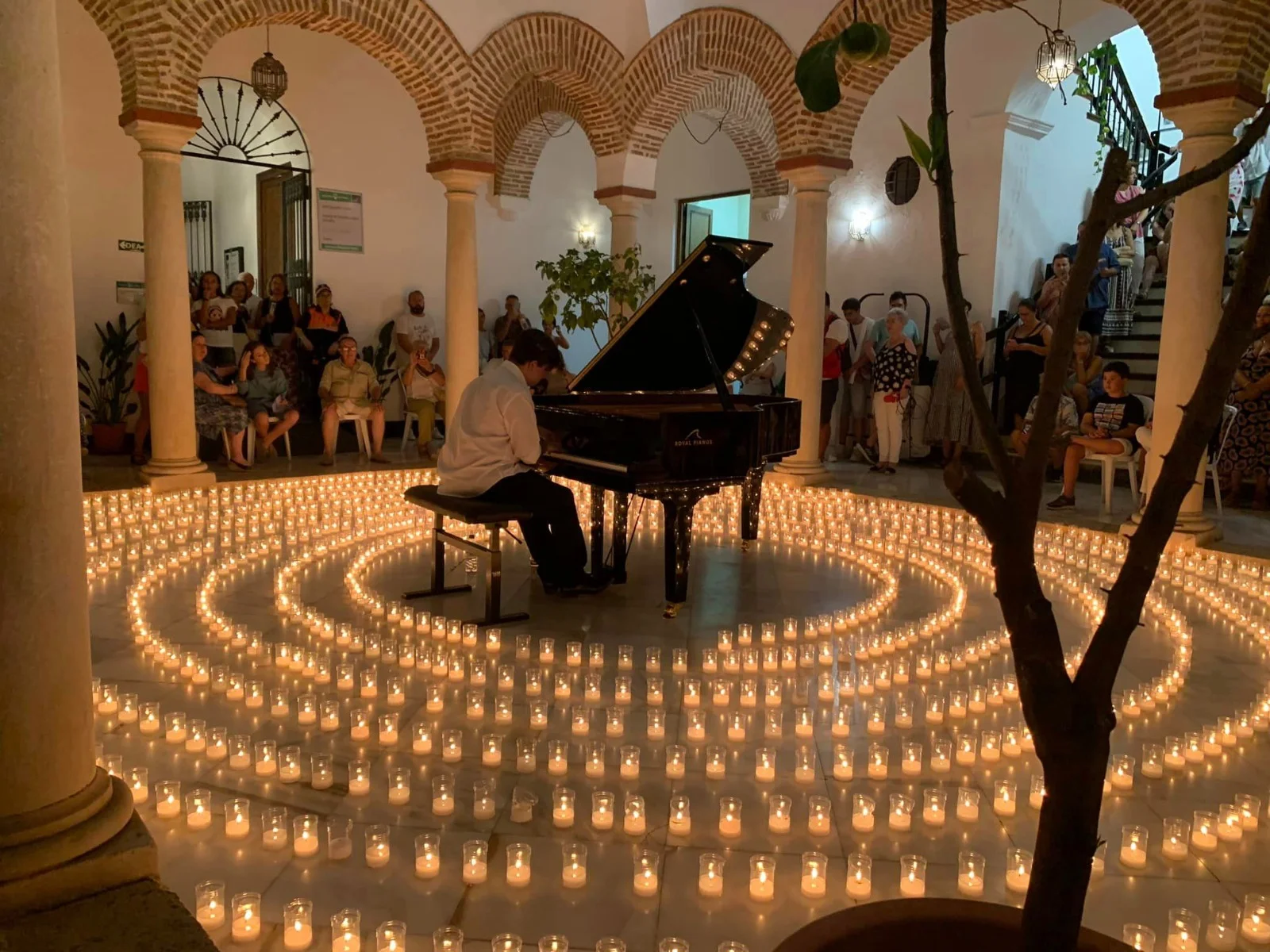 Imagen de archivo de la noche en blanco 2023