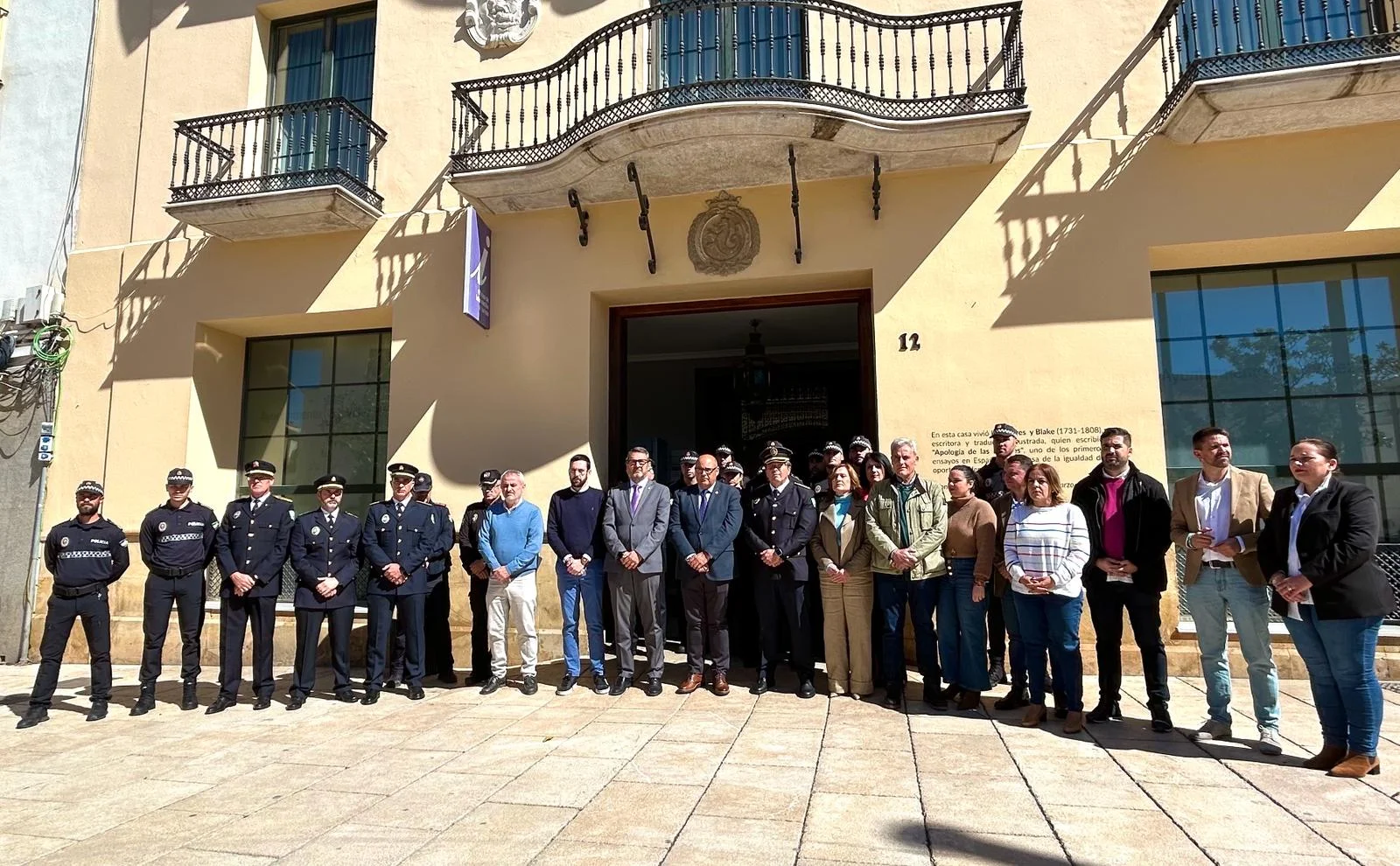 Vélez-Málaga guarda un respetuoso minuto de silencio en el 20º aniversario de los atentados del 11-M