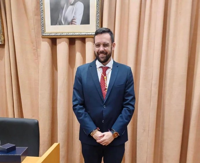 Víctor González se convierte en el nuevo Secretario General del PSOE Vélez-Málaga
