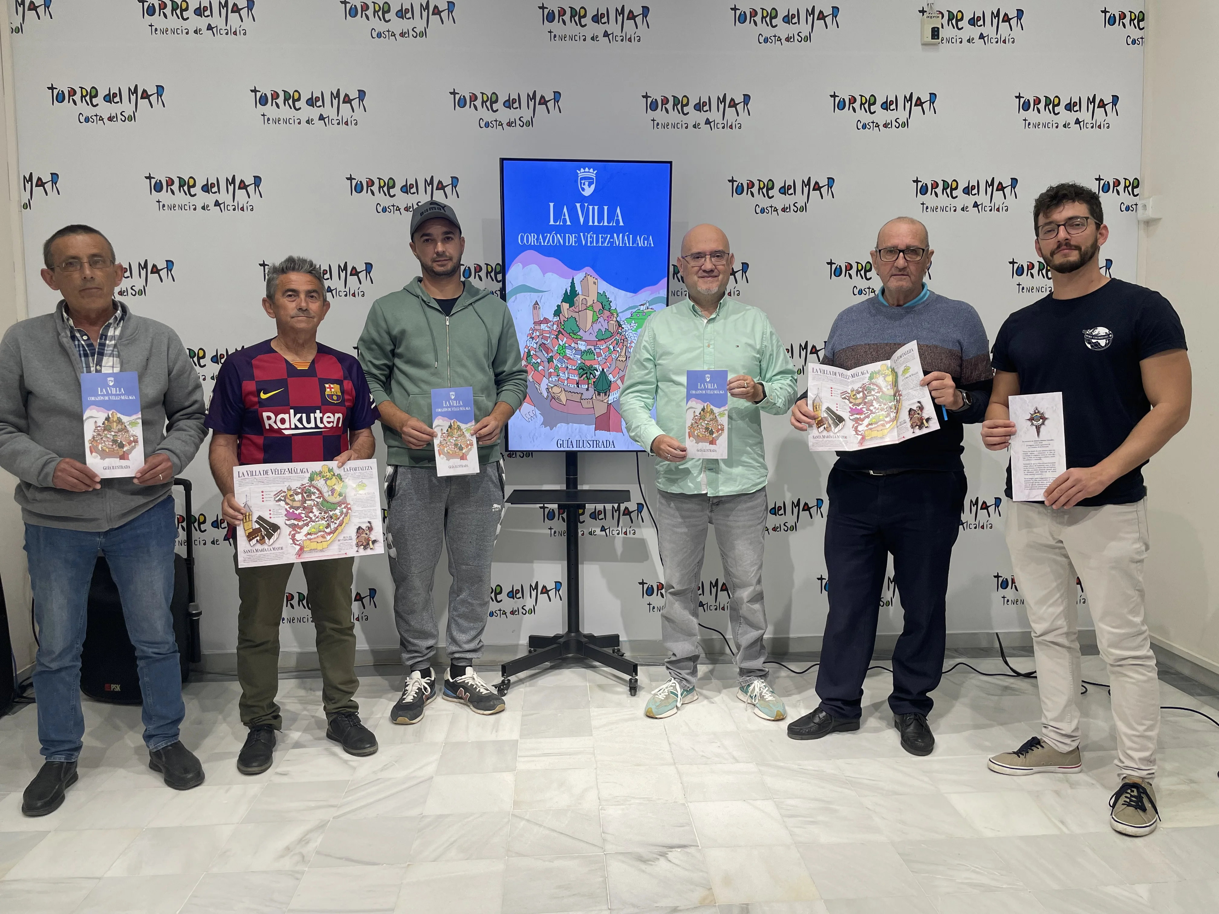 Turismo edita un mapa ilustrado con una ruta histórica para promocionar el barrio de La Villa de Vélez-Málaga