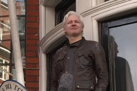 Julian Assange es puesto en libertad tras 1.901 días