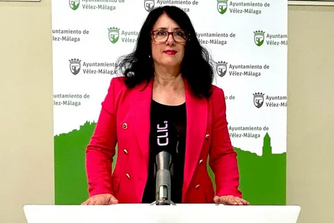 La Delegación de Cultura presenta la 37 edición del Certamen Literario Joaquín Lobato Ciudad de Vélez-Málaga