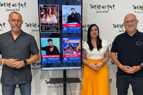 la Feria de Santiago y Santa Ana de Torre del Mar presenta sus conciertos y actividades