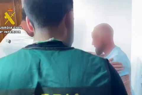la Guardia Civil detiene en Nerja un fugitivo escocés acusado de agredir sexualmente a dos mujeres