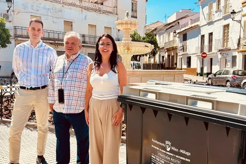 Medio Ambiente instala 70 nuevos contenedores en el Centro Histórico de Vélez-Málaga