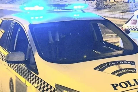 Lupiáñez firma el contrato para nueva flota de vehículos para la Policía Local 