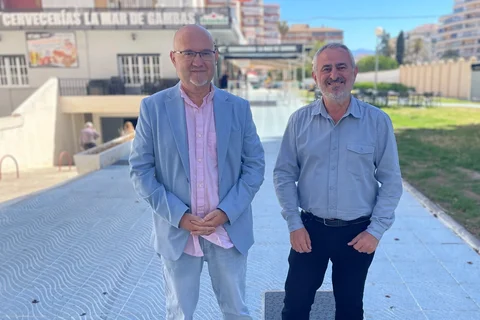 Torre del Mar presenta nuevas Mejoras en un tramo de la zona peatonal de Calle Bahía