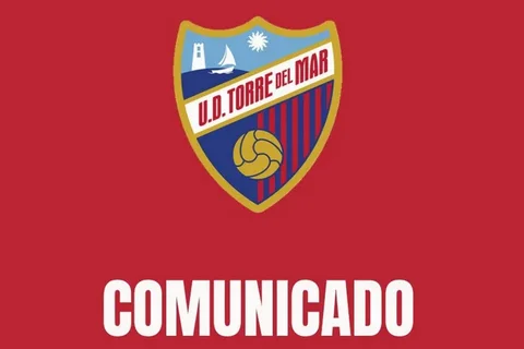 La Union Deportiva Torre del Mar aporta una donación al Vélez C.F de 1.500 Euros 