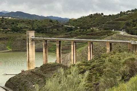 Riego de Emergencia 'inicio del envío de caudal del Sistema de Explotación Viñuela-Axarquía'