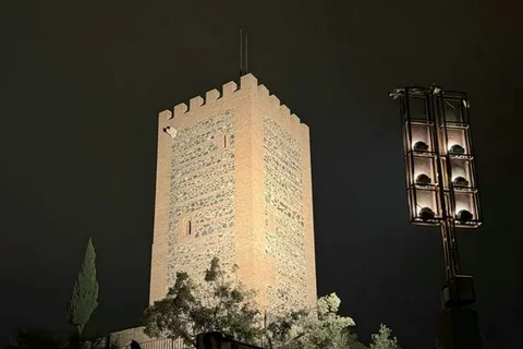 La Fortaleza de Vélez-Málaga Estrena Iluminación LED en un Paso hacia la Eficiencia Energética y la Sostenibilidad Urbana