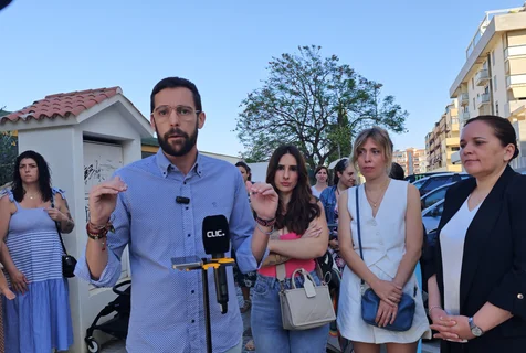 Exigen al alcalde la instalación de toldos y la climatización en los colegios de Vélez-Málaga tras el golpe de calor sufrido por una niña
