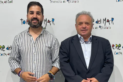 Los centros de día de mayores del municipio de Vélez-Málaga contarán con nuevo equipamiento informático de última generación