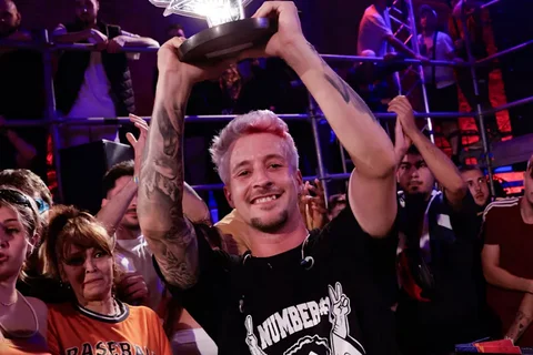 El freestyler malagueño Jesús LC gana la regional de Cádiz de la Red Bull Batalla 2024