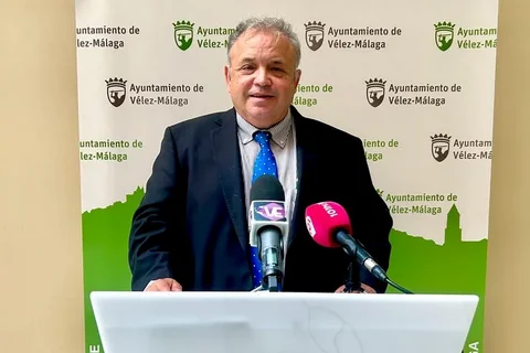 Juan Fernández Olmo ante los medios de comunicación el 3 de noviembre de 2023