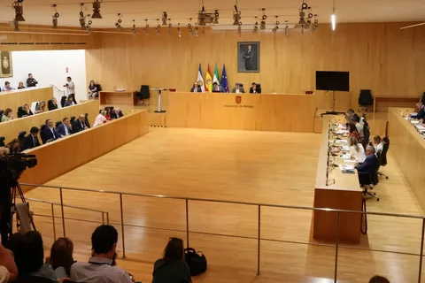 La Diputación de Málaga aprueba exigir al Gobierno de España que ejecute la desaladora de la Axarquía