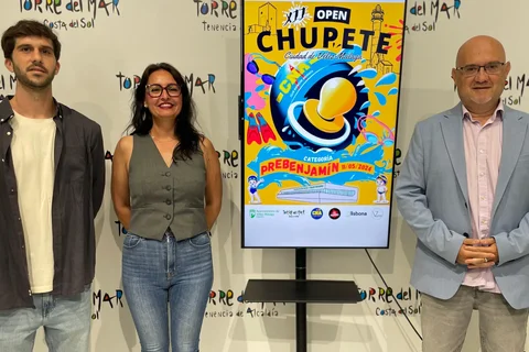 La Piscina J. Eduardo Hernández de Torre del Mar, escenario del XII Open Chupete Ciudad de Vélez-Málaga