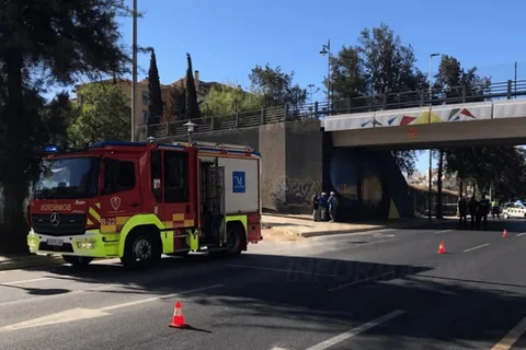 Bomberos y policía actúan por fuga de gas en Calle Cuesta del Visillo y Carrera de las Angustias de Torre del Mar