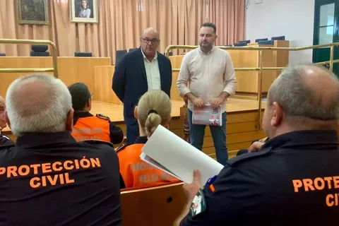 El Alcalde de Vélez-Málaga celebra el Día Internacional de la Protección Civil y destaca reconstrucción de la Agrupación local