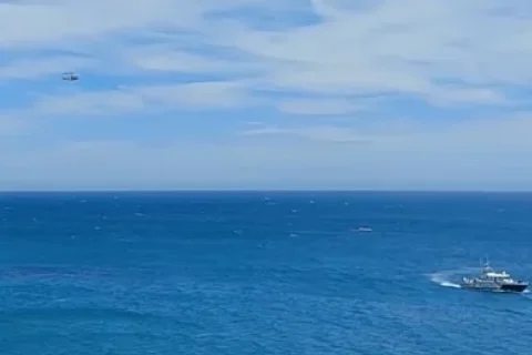 Desaparición de una Mujer en Playa de Fuengirola Moviliza Amplio Operativo de Búsqueda
