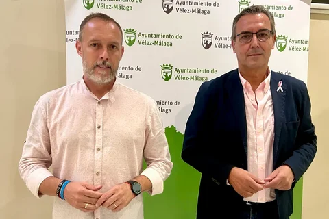 Manuel Gutiérrez junto a David Vilches en Vélez-Málaga el dia 19 de octubre de 2023