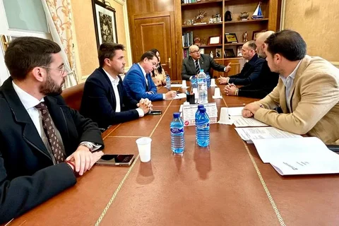 La Junta de Portavoces del Ayuntamiento de Vélez-Málaga condena el crimen machista y mañana se guardara un minuto de silencio