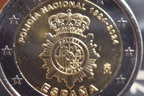 Esta es la nueva moneda de 2 euros que conmemora el 200 aniversario de la Policía Nacional