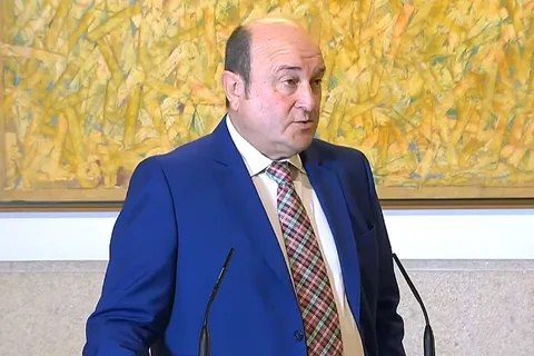 Andoni Ortuzar en rueda de prensa en el congreso de los diputados el 10 de noviembre de 2023