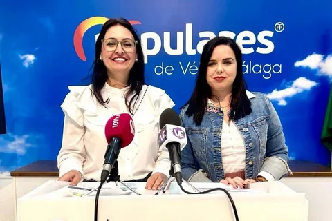 El PP de Vélez-Málaga denuncia el reparto ilegal de folletos injuriosos por parte de una concejala de Andalucía por Sí