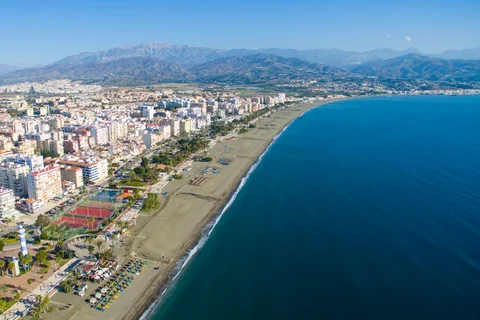 Estas son las playas de la Axarquía que tienen bandera azul este verano