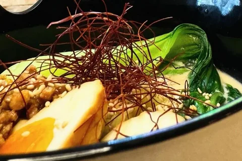 Shiori Tsuki el restaurante asiático en Torre del Mar que hará viajar tu paladar a través del Ramen Japonés y el Bubble Tea de Taiwán