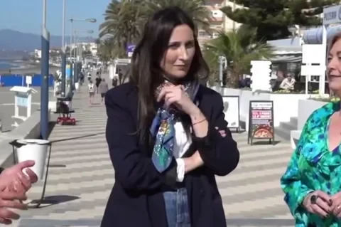 María Nieves Ramírez acusa a Moreno Bonilla de ser un profesional del parchís 'se come una y cuenta veinte'