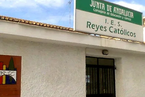 El pleno se pone de acuerdo para exigir a la Junta el inicio inmediato de las reformas del IES Reyes Católicos