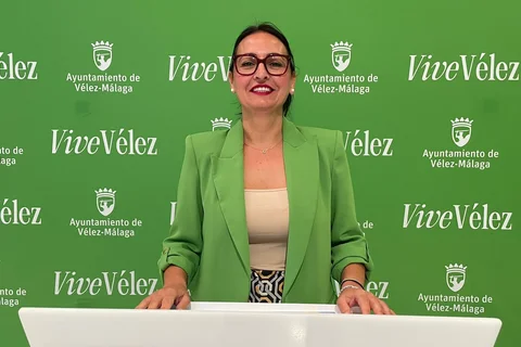 Vélez-Málaga recibe el premio 'Escoba de Platino' de la mano de ATREGUS