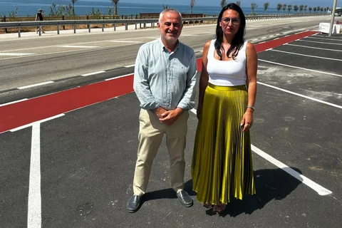 El Ayuntamiento presenta 300 nuevos aparcamientos en Benajarafe y cuatro pasos elevados en Chilches