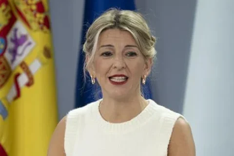 Yolanda Díaz califica de 'barbaridad' la discriminación a un trabajador en Málaga y anuncia medidas contundentes