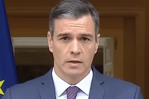 Sánchez NO DIMITE 'Vuelvo con más fuerzas que nunca, esto es un punto y aparte'