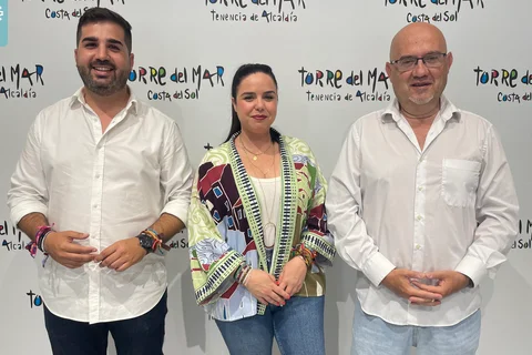 Caleta de Vélez Presenta el Cartel de su Feria el 20 de Junio en la Plaza de la Tenencia de Alcaldía
