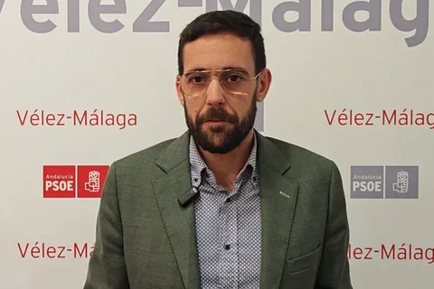 Víctor González presenta su candidatura para la Secretaría General del PSOE de Vélez-Málaga