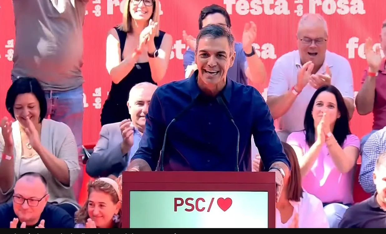 PEDRO SÁNCHEZ SE RÍE DE AYUSO ANTE MILES DE CATALANES "NO LE GUSTA LA FRUTA, LE GUSTAN LOS ÁTICOS